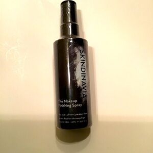 Make-up finishing spray 16 hour hold.